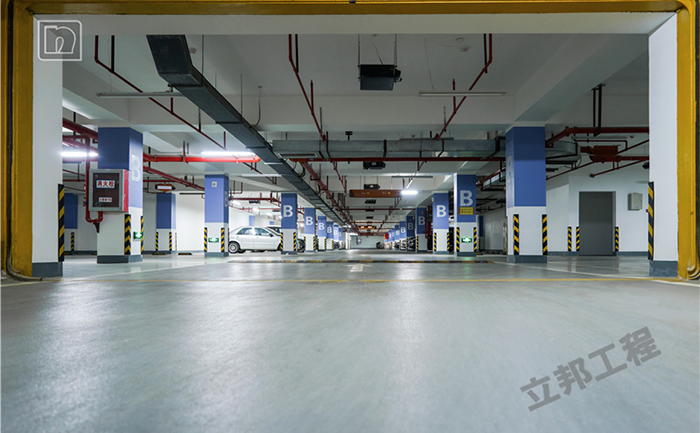 環(huán)氧平涂地坪案例南京恒大金碧天下車庫(kù)圖片.png